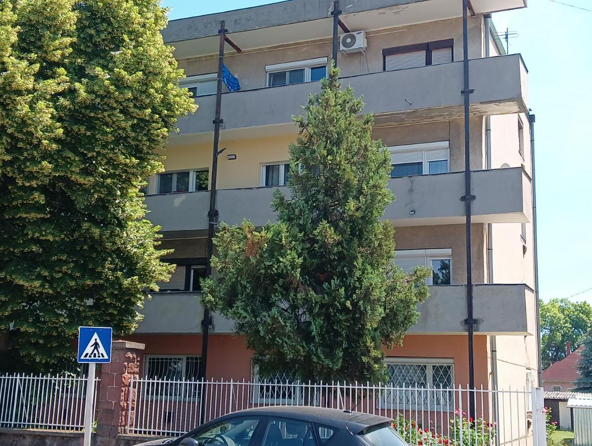 Apartamento Dávid apartman Siófok Exterior foto